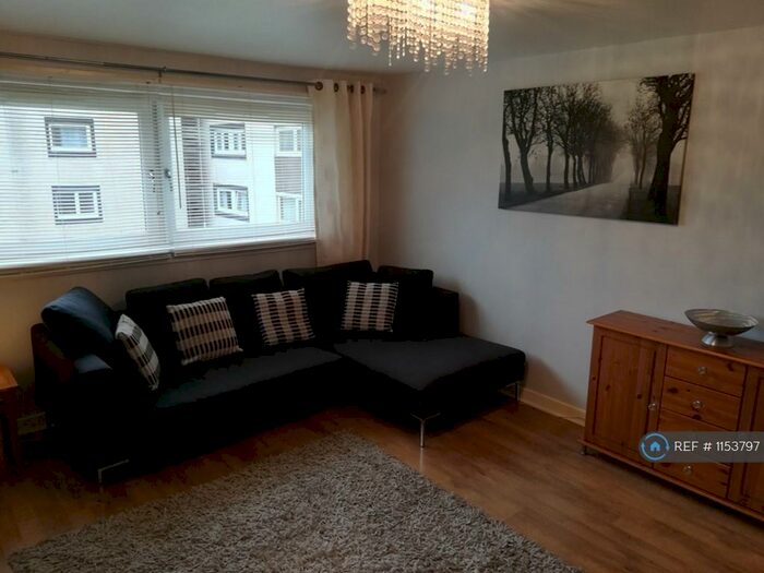 2 Bedroom Flat To Rent In Calder Gardens, Edinburgh, EH11