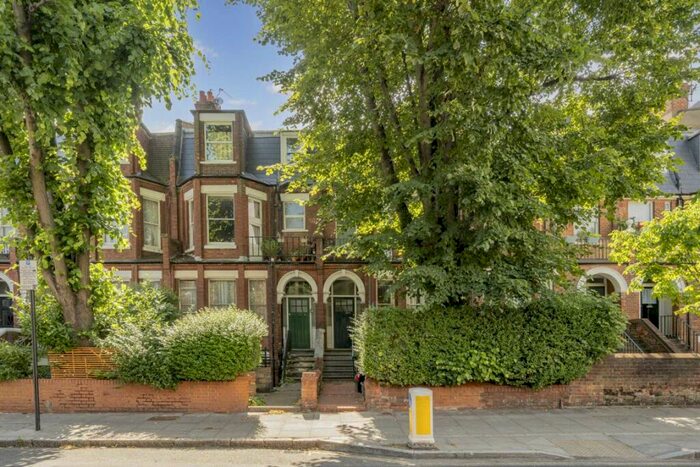 Studio To Rent In Tollington Park, London, N4