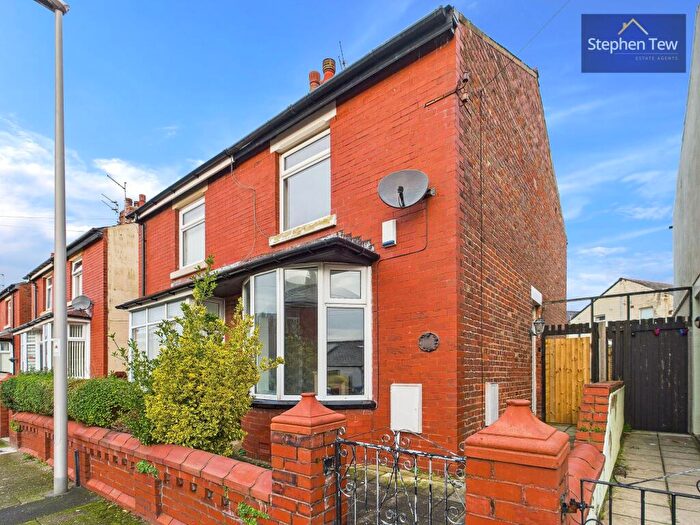 2 Bedroom Semi Detached House For Sale In Brierley Avenue, Blackpool, FY3