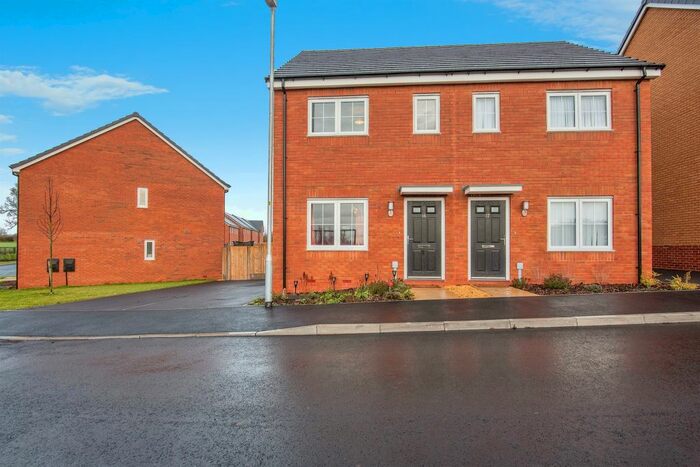 2 Bedroom Semi-Detached House For Sale In Fytche Way, Hereford, HR4