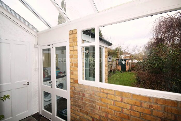 3 Bedroom End Of Terrace House For Sale In Beaconsfield Road, New Malden, KT3