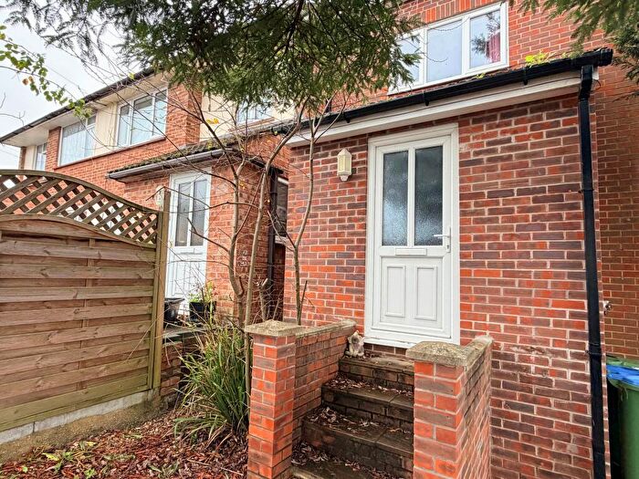 2 Bedroom End Of Terrace House To Rent In Kingsfold Avenue, Southampton, SO18