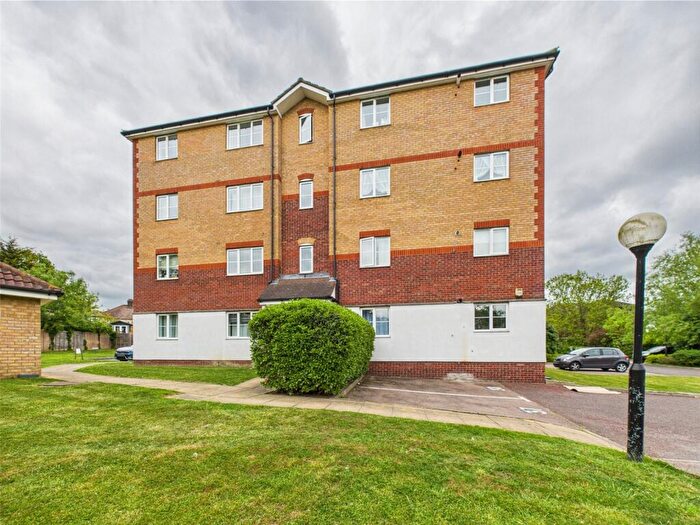 2 Bedroom Flat To Rent In South Street, Romford, RM1