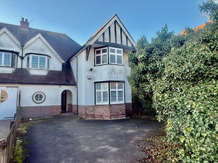 4 Bedroom Semi Detached House For Sale In Silver Birch Road, Birmingham, B24