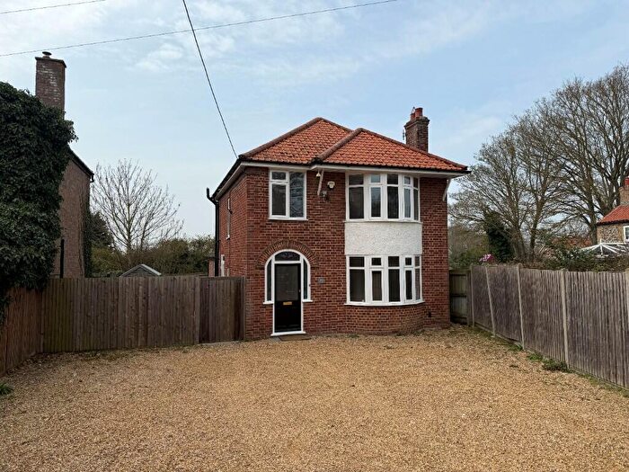 3 Bedroom Detached House To Rent In High Street, IP27