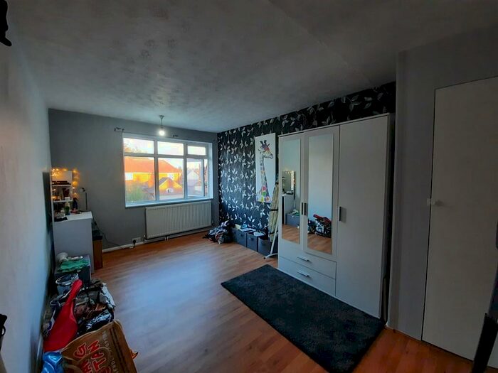 2 Bedroom Maisonette To Rent In High Street, Kelvedon, Colchester, CO5
