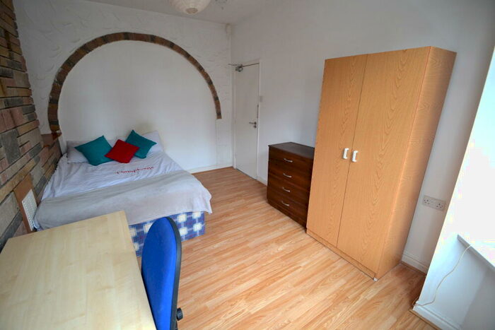 5 Bedroom Detached House To Rent In Johnson Road, Lenton, Nottingham, NG7