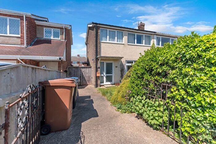 3 Bedroom Semi-Detached House For Sale In Ancaster Avenue, Scartho, DN33