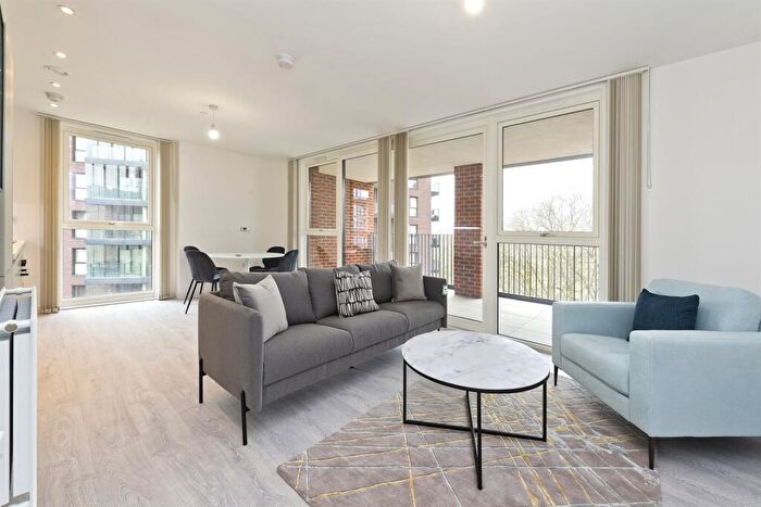1 Bedroom Apartment For Sale In Rosefinch Apartments, Hendon Waterside, NW9