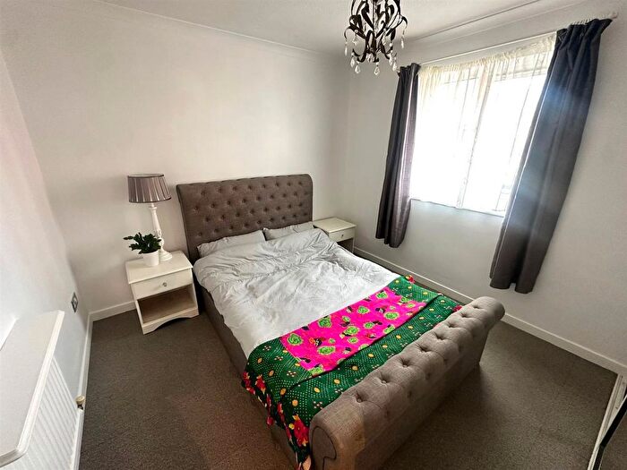 1 Bedroom Flat For Sale In Abernethy Quay, Marina, Swansea, SA1