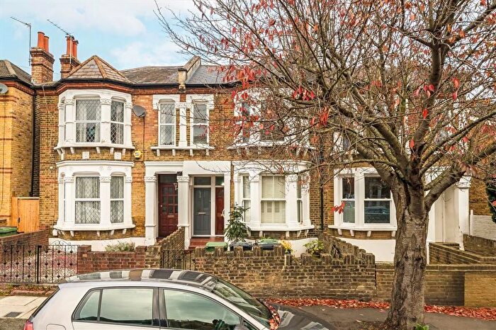 3 Bedroom Flat For Sale In Dalrymple Road, Brockley, SE4