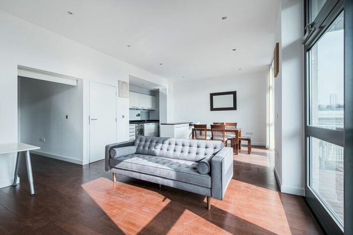 2 Bedroom Flat To Rent In Pentonville Road, London, N1