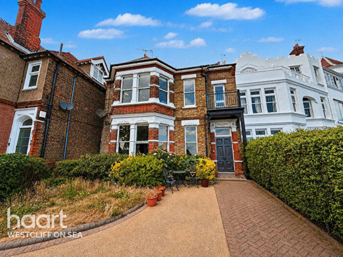 2 Bedroom Apartment For Sale In Westcliff Parade, Westcliff-On-Sea, SS0