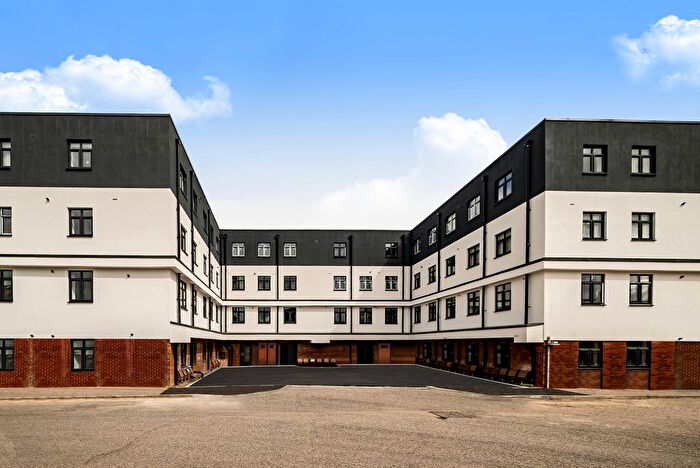 1 Bedroom Flat To Rent In Cambridge Place, Aylesbury, Aylesbury, HP20