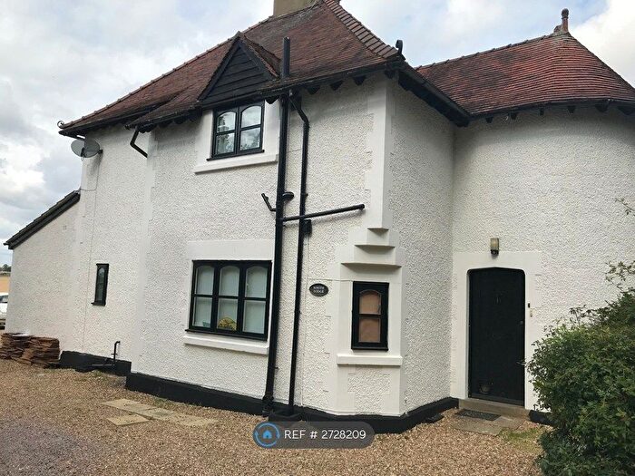 Studio To Rent In South Lodge, Ware, SG12