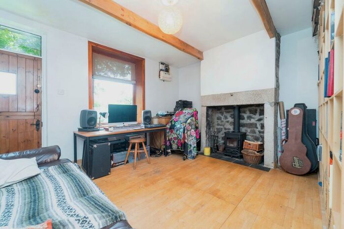 3 Bedroom End Of Terrace House For Sale In Knotts Road, Todmorden, OL14