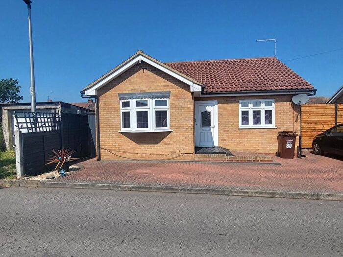2 Bedroom Bungalow To Rent In Tangmere Close, Gillingham., ME7