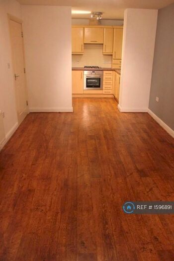 1 Bedroom Flat To Rent In Flash Road, Oldbury, B69