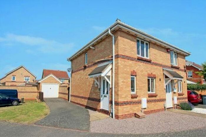 2 Bedroom Semi-Detached House To Rent In Bluebell Close, Bedford, MK42