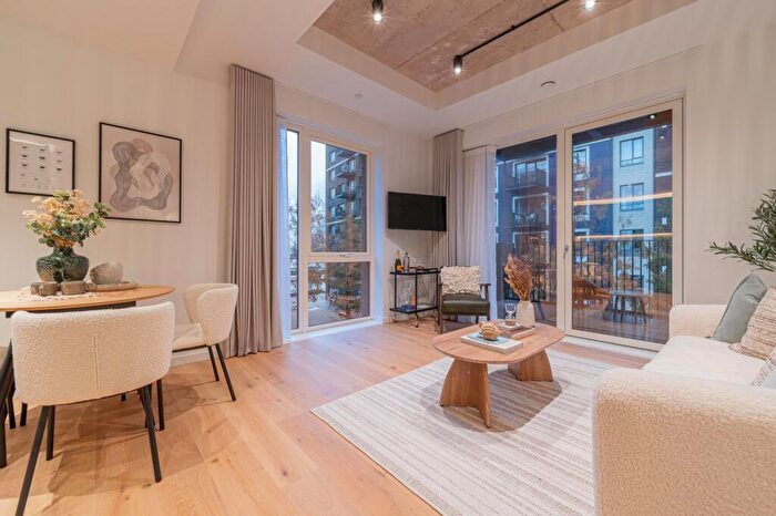 2 Bedroom Apartment For Sale In Prinsep House, Goodluck Hope, London, E14