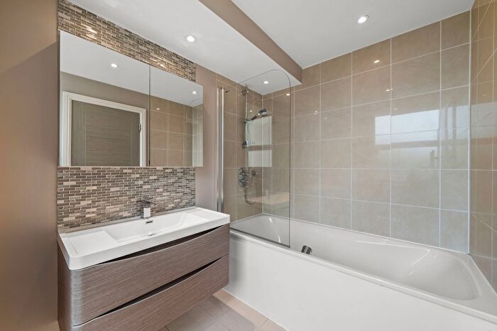 3 Bedroom Flat To Rent In St Johns Wood Park, St Johns Wood, NW8