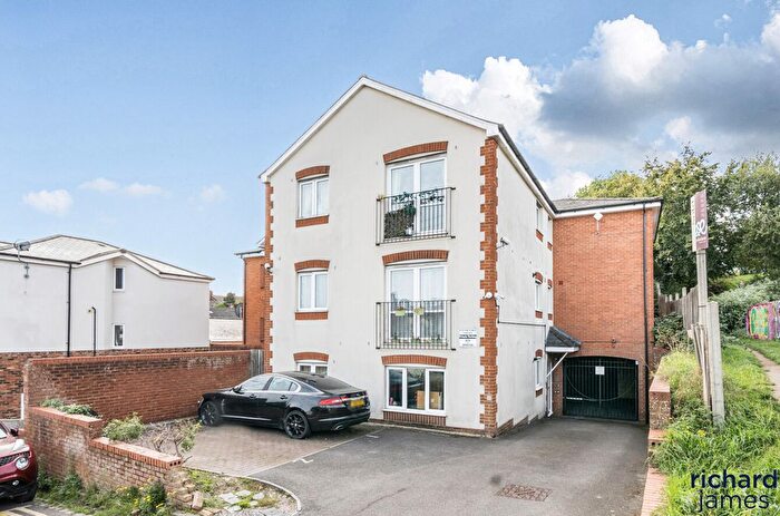 2 Bedroom Flat For Sale In Savernake Court, Swindon, SN1