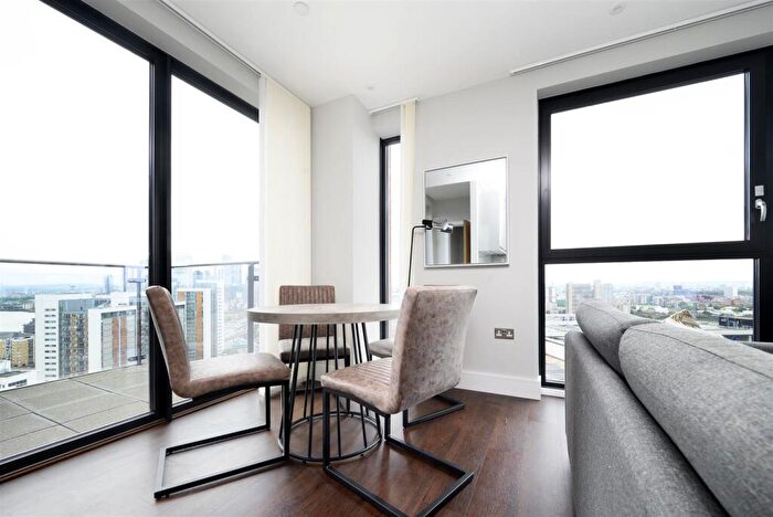 1 Bedroom Flat To Rent In Avalon Point, Silvocea Way, E14