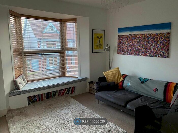 2 Bedroom Maisonette To Rent In Lyndhurst Road, Chichester, PO19