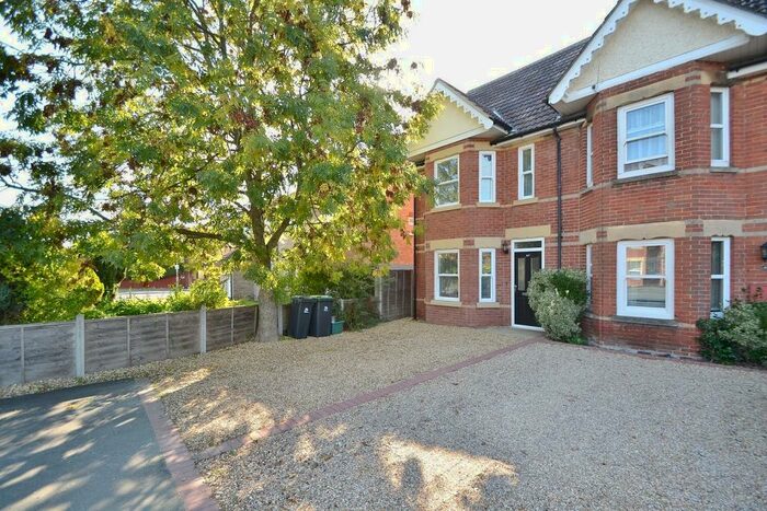 3 Bedroom End Of Terrace House To Rent In Poole, BH16
