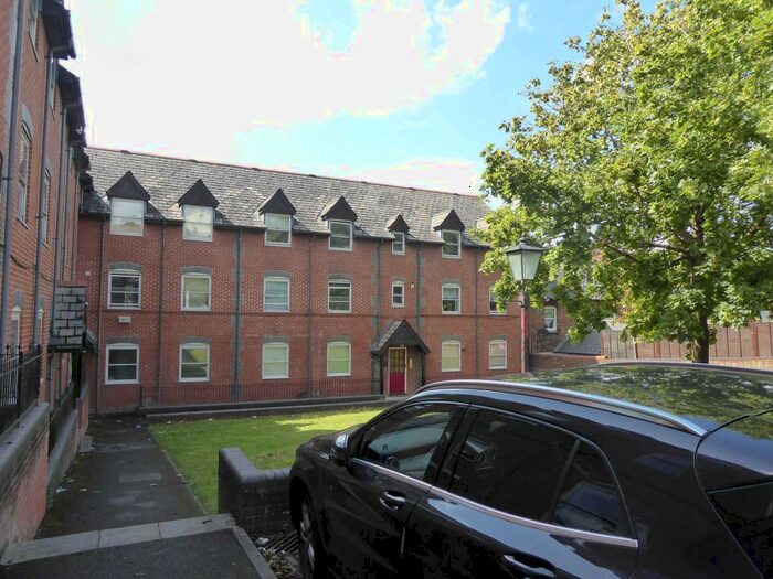 2 Bedroom Flat To Rent In Lynden Mews, Reading, RG2
