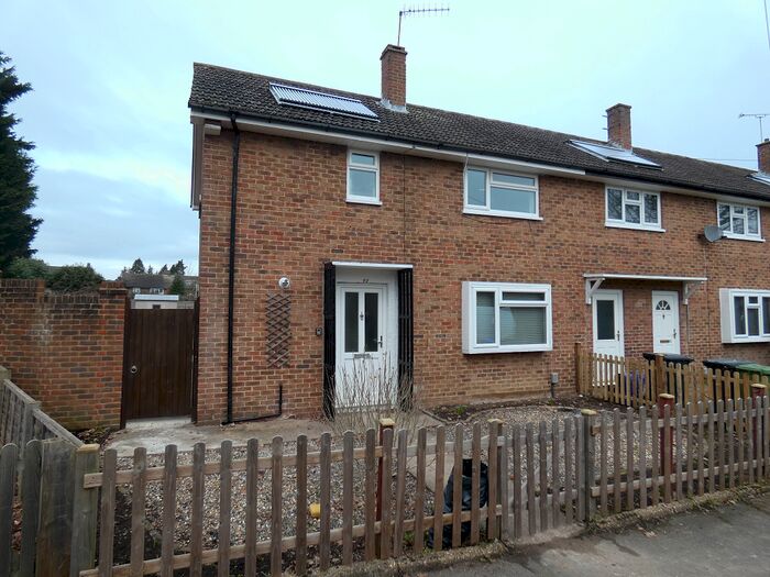 3 Bedroom Town House To Rent In Willow Way, Woking, GU22