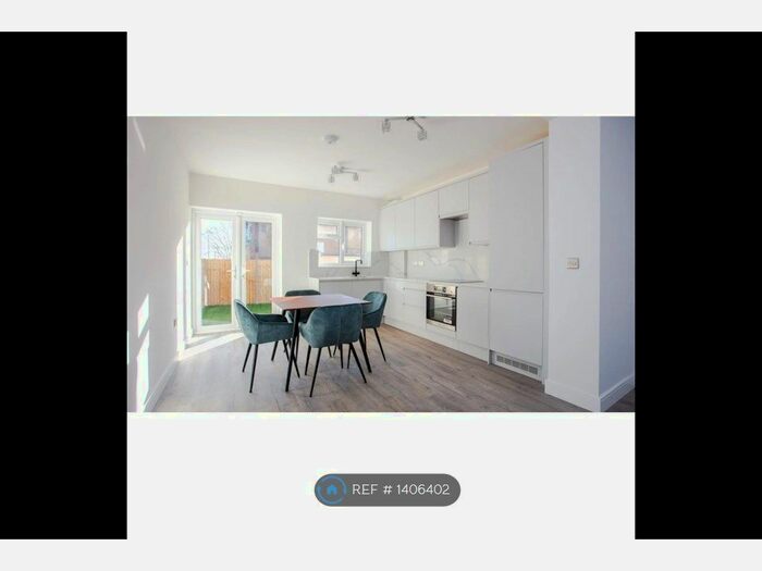 2 Bedroom Flat To Rent In Perryn Road, London, W3