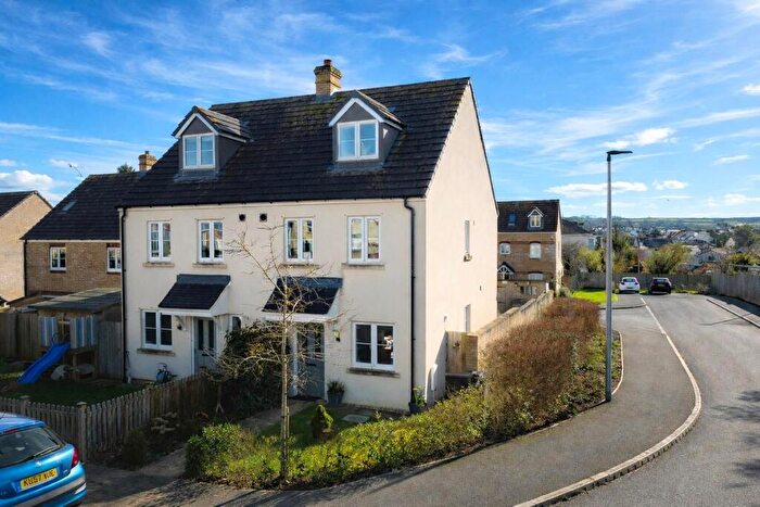 3 Bedroom Semi-Detached House For Sale In Sanderling Close, Barnstaple, EX32