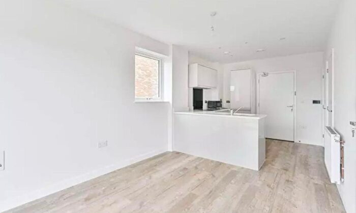 1 Bedroom Flat To Rent In Jutsum House, SE28