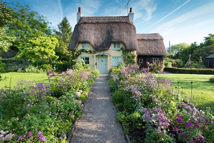 2 Bedroom Cottage For Sale In Honington, Shipston-On-Stour, CV36