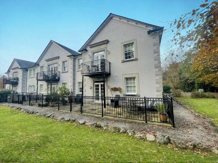 2 Bedroom Apartment For Sale In Hollins Lane, Silverdale, LA5