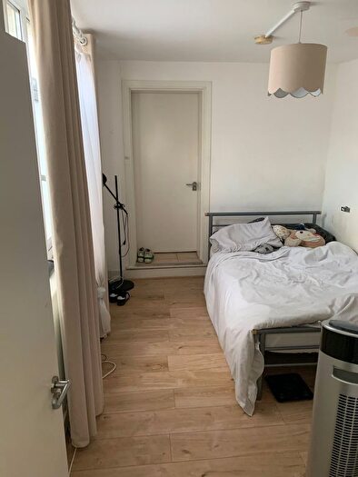 Studio To Rent In Kenton Road, Harrow, Greater London, HA1