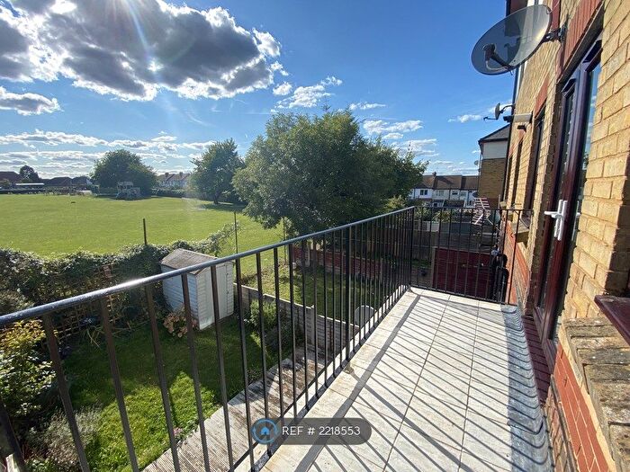 1 Bedroom Flat To Rent In Semple Gardens, Chatham, ME4