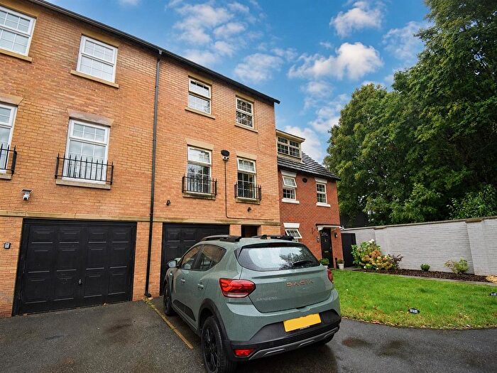 4 Bedroom Town House To Rent In The Point, Wakefield, WF2