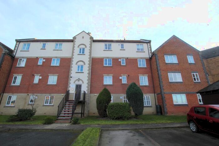 3 Bedroom Flat To Rent In Lancelot Court, Hull, East Riding Of Yorkshire, HU9