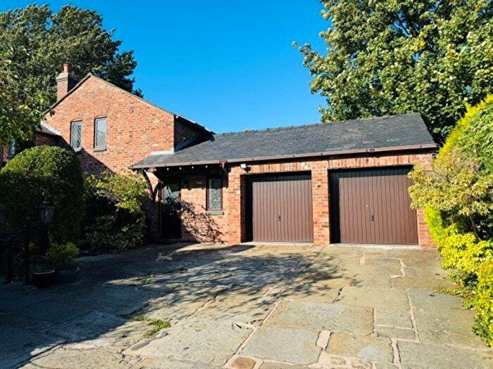 3 Bedroom House To Rent In Roan Mews, Macclesfield, SK11