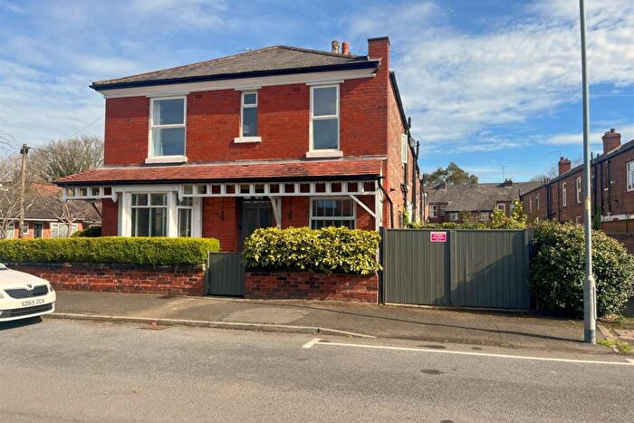 3 Bedroom End Of Terrace House For Sale In Bottesford Avenue, West Didsbury, M20