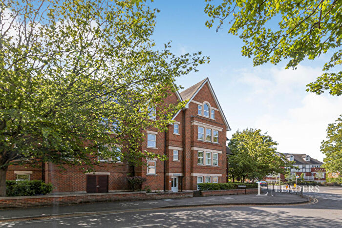 2 Bedroom Flat To Rent In Ockenden, Constitution Hill, Woking, GU22