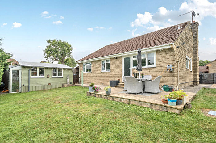 3 Bedroom Bungalow For Sale In Meadow Close, Wincanton, BA9