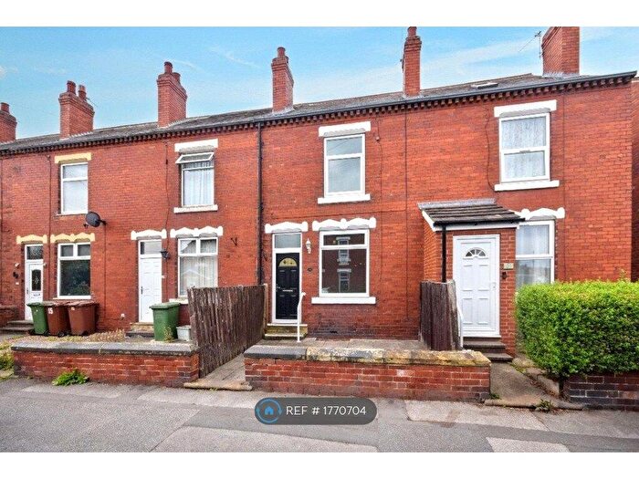 2 Bedroom Terraced House To Rent In Lee Moor Road, Wakefield, WF3