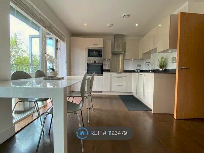 2 Bedroom Flat To Rent In Parker Building, London, SE16