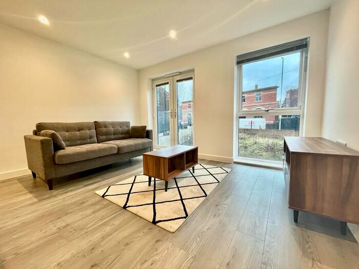 2 Bedroom Flat To Rent In Willow Road, Leeds, LS4