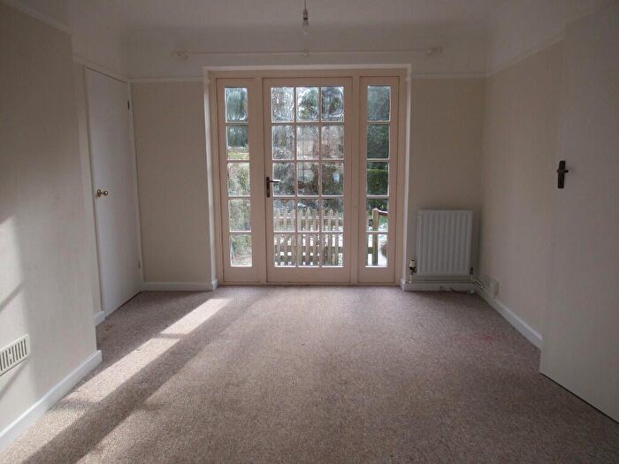 1 Bedroom Flat To Rent In Mill Hill Close, Haywards Heath, West Sussex, RH16