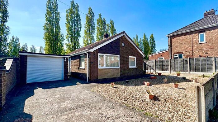 3 Bedroom Detached Bungalow For Sale In Kenilworth Road, Scunthorpe, DN16