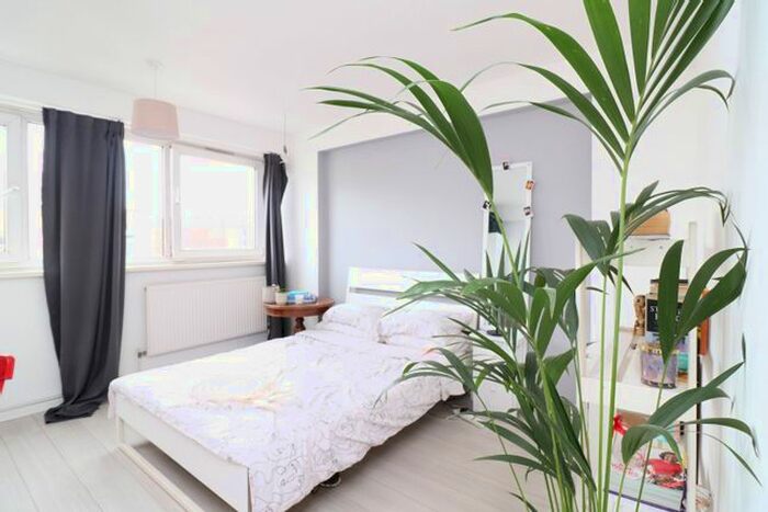 2 Bedroom Flat To Rent In Sleigh House, Bacton Street, Bethnal Green, London, E2